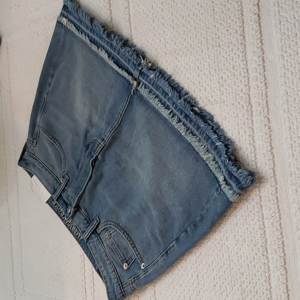 AMERICAN EAGLE HI-RISE FESTIVAL DENIM MINI SKIRT
